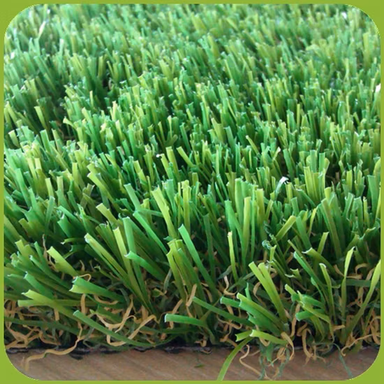 Weihnachtslichterkette mit grünem Kunstrasen